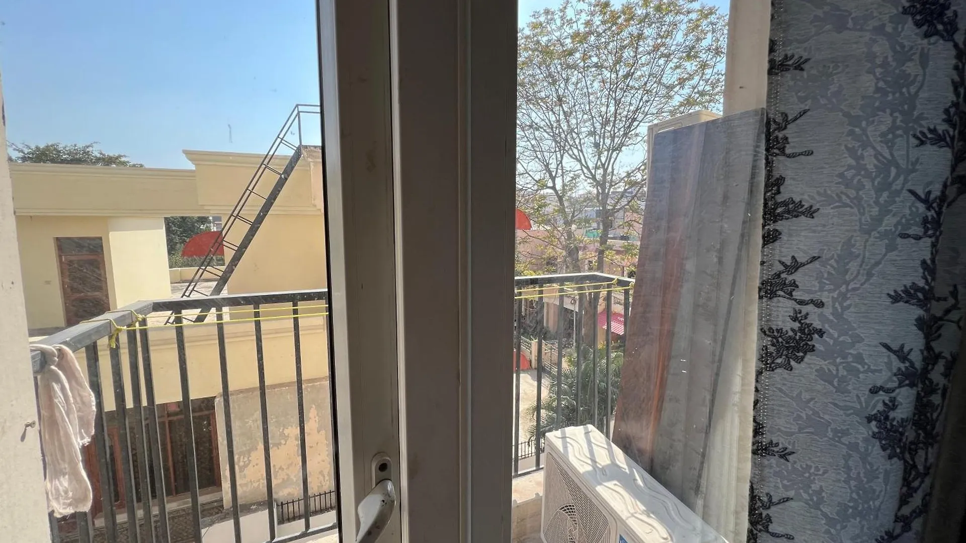 Golden Punjabi House Apartment Zirakpur