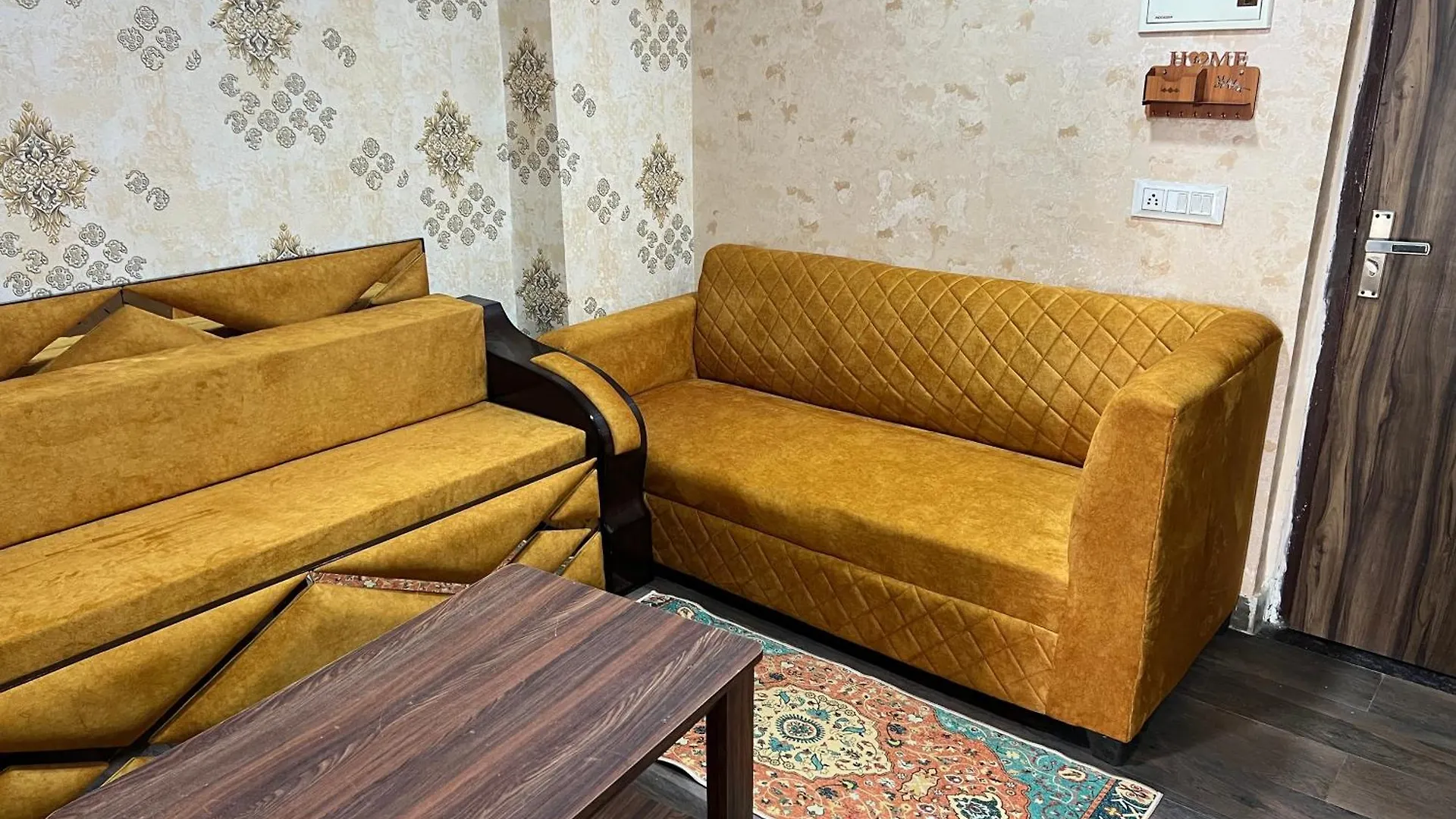Golden Punjabi House Apartment Zirakpur 0*,  India