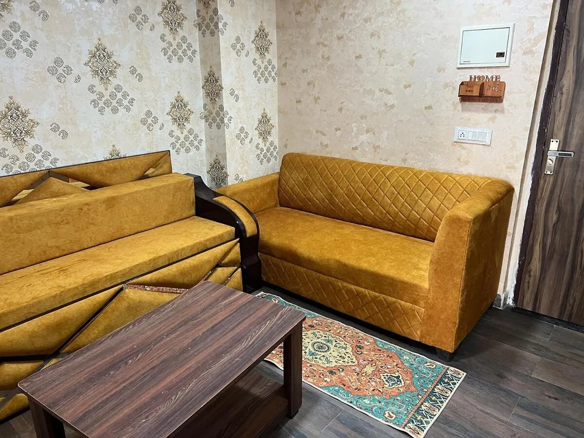 Golden Punjabi House Apartment Zirakpur