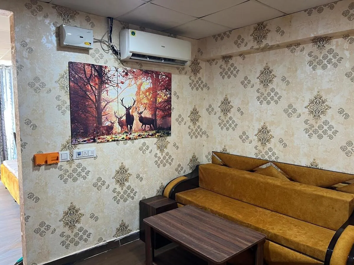 Golden Punjabi House Apartment Zirakpur